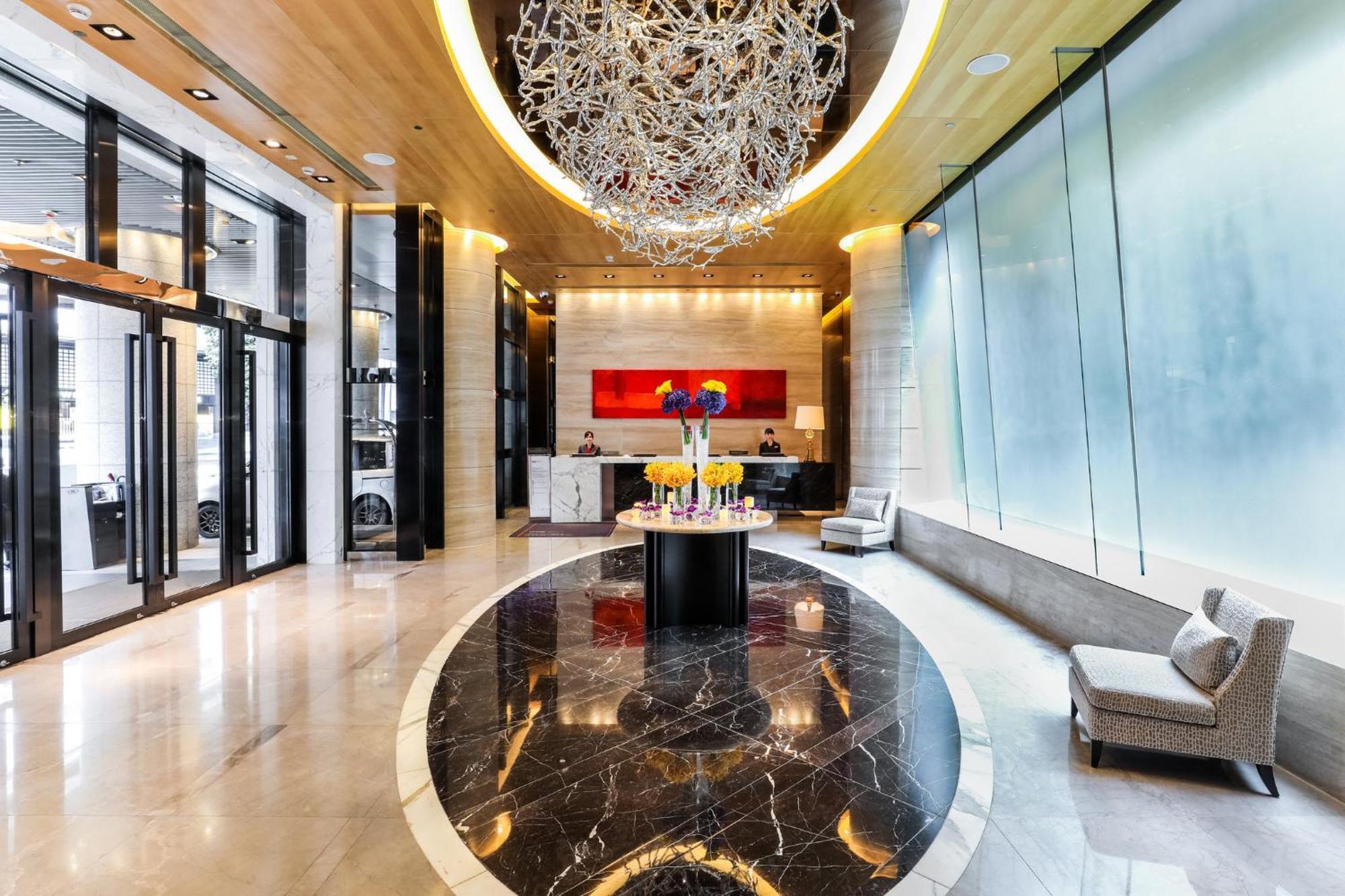 Crowne Plaza Hong Kong Causeway Bay By Ihg Hotel Exterior photo