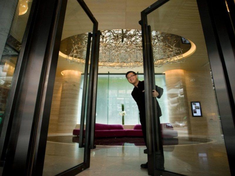 Crowne Plaza Hong Kong Causeway Bay By Ihg Hotel Exterior photo